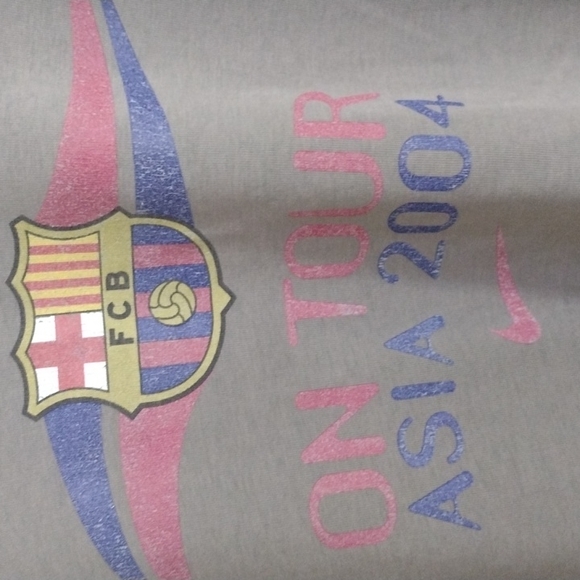 Vintage Nike Barcelona Asia Tour 2004 T-Shirt - Picture 3 of 11